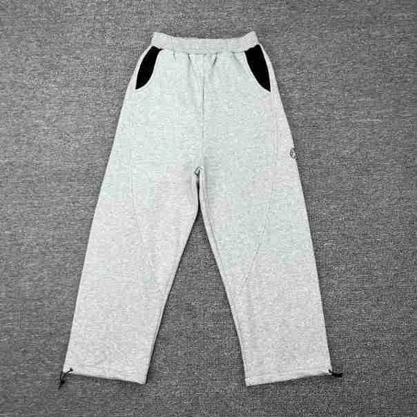 Mertra Contrast Pocket Straight-Leg Sweatpants - Light Grey/Black